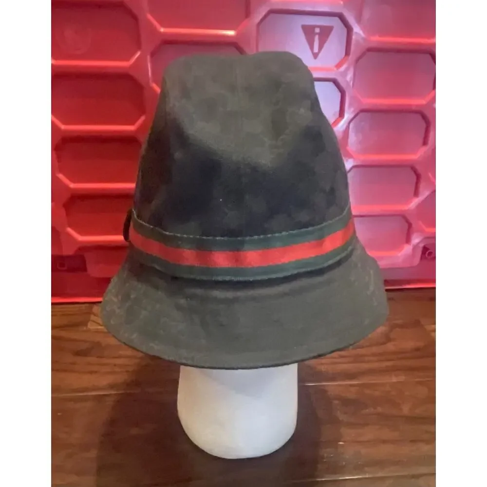 $695 Gucci Black Cotton Blend 90's Throwback Bucket Hat Size M